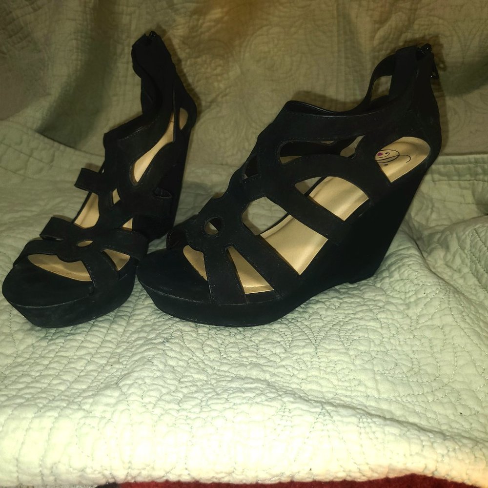 Black Wedge Heels